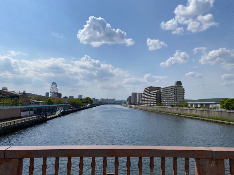 小台橋中間からの写真です。It is a photograph from the middle of Odaibashi.