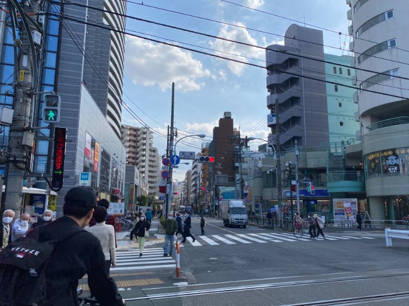 町屋駅前の写真です。This is a photo in front of Machiya station.