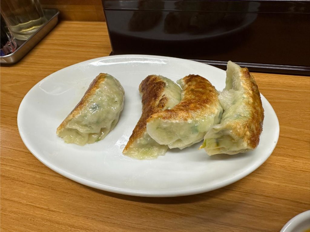 足立区梅島駅「ふうりゅう」本店の担々麺と餃子