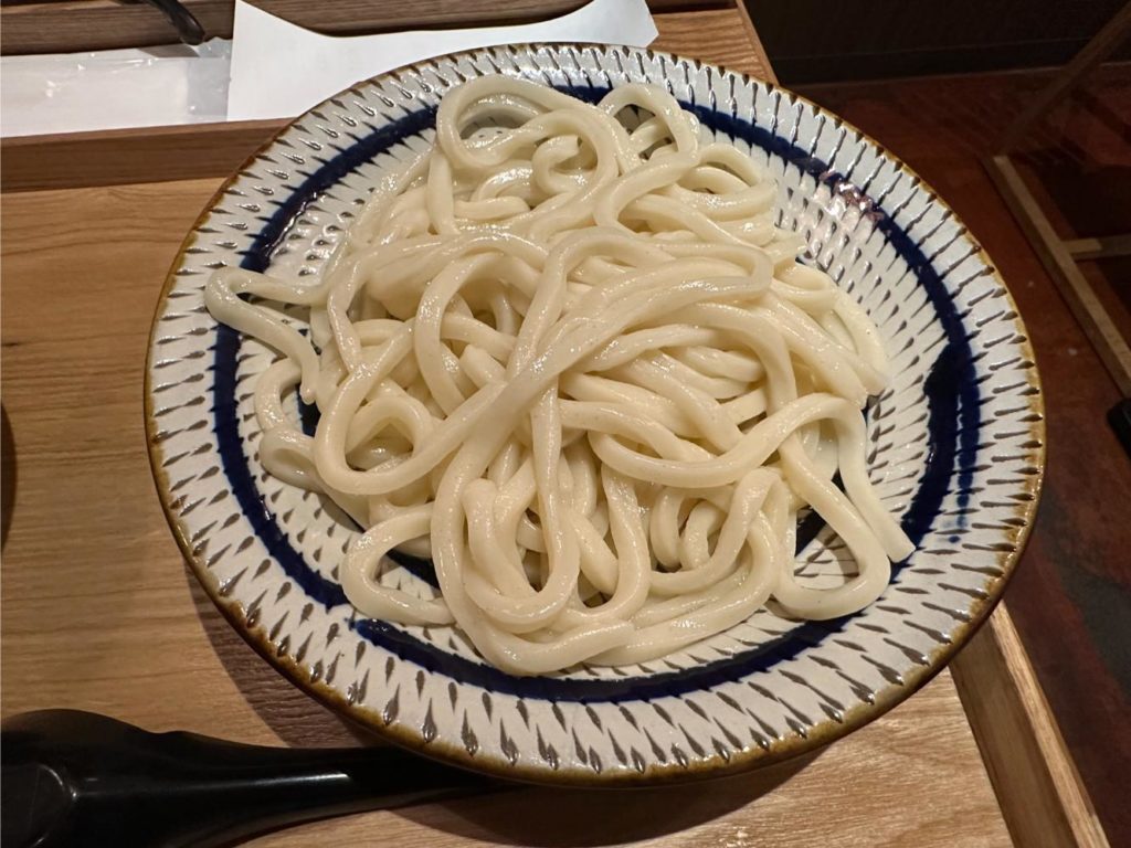 武蔵野うどん蔵内 朝霞店で味わう肉汁うどんとかき揚げの魅力