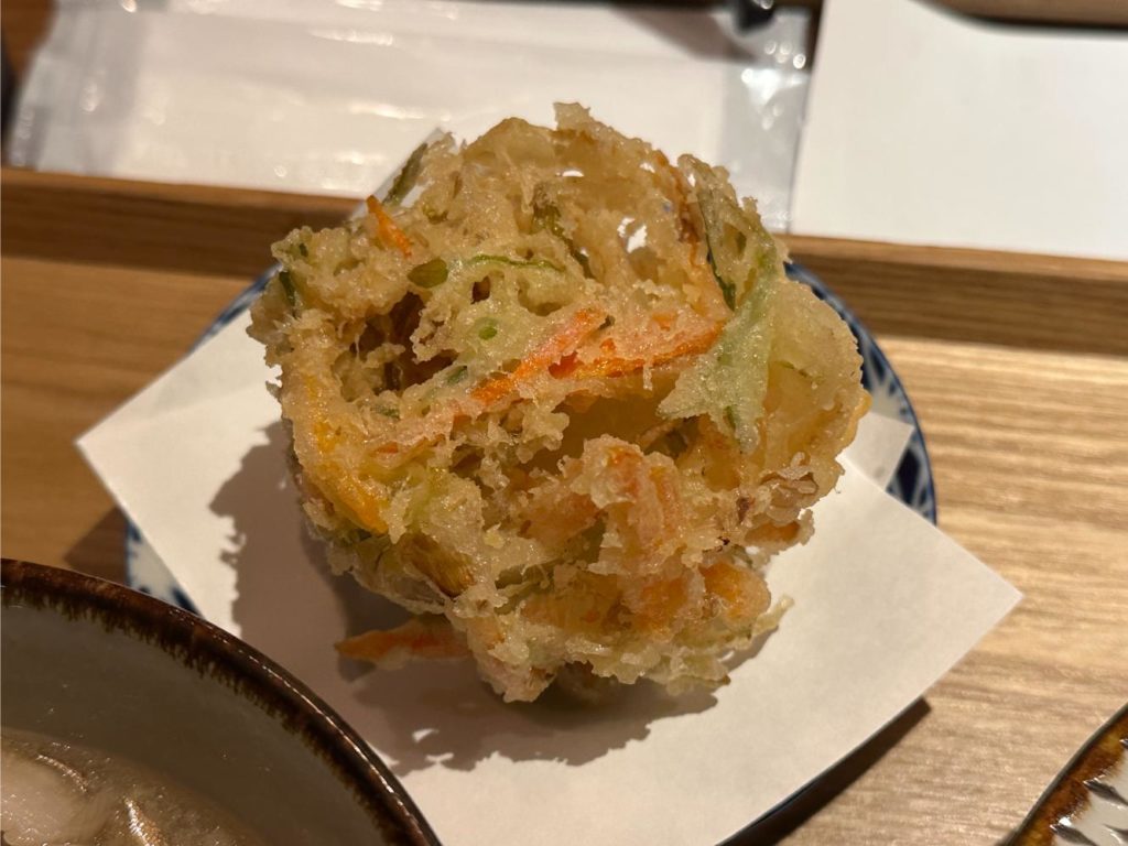 武蔵野うどん蔵内 朝霞店で味わう肉汁うどんとかき揚げの魅力