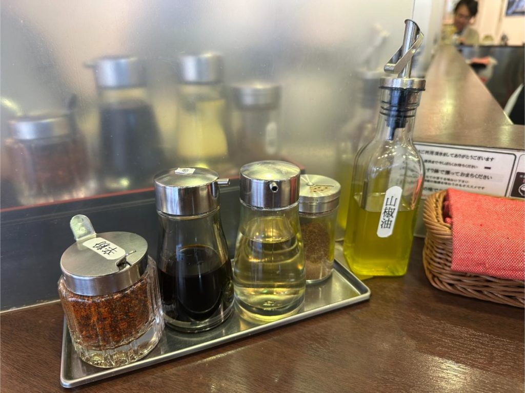 亀有「炎真」濃厚担々麺レビュー｜胡麻をする香りから始まる極上の一杯