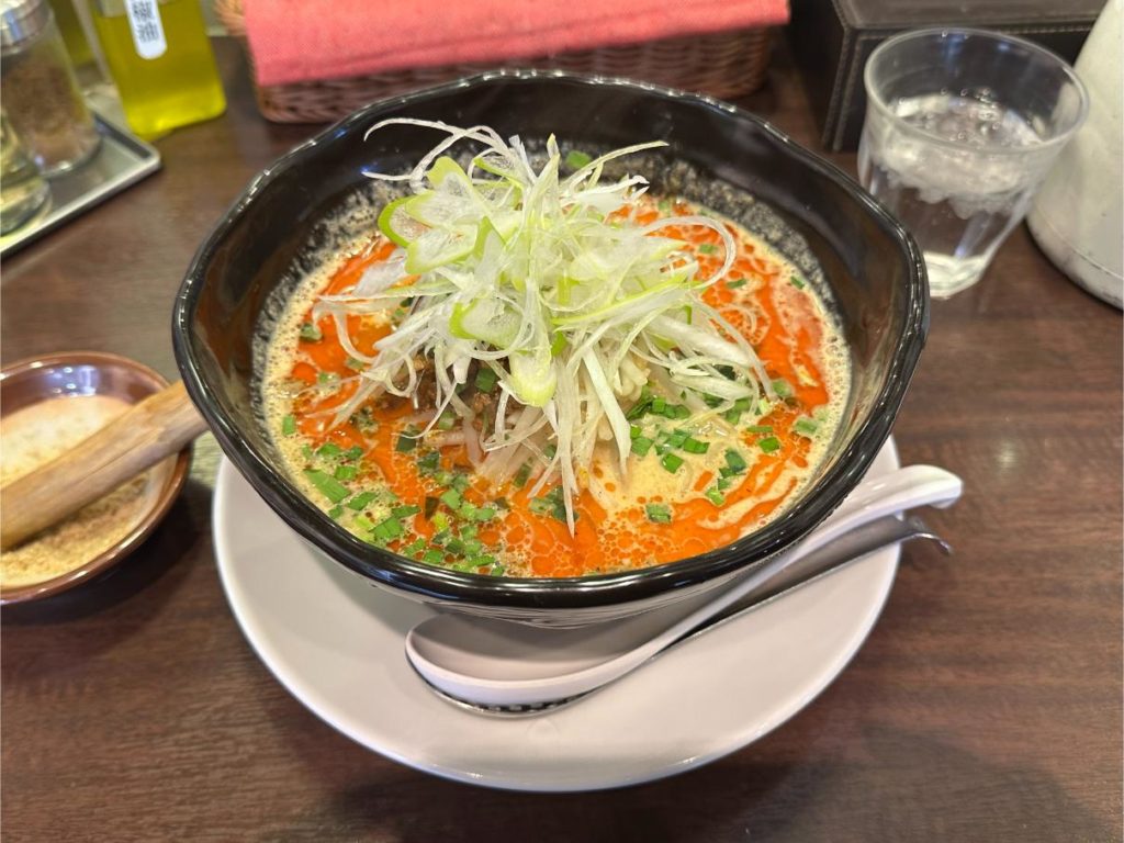 亀有「炎真」濃厚担々麺レビュー｜胡麻をする香りから始まる極上の一杯