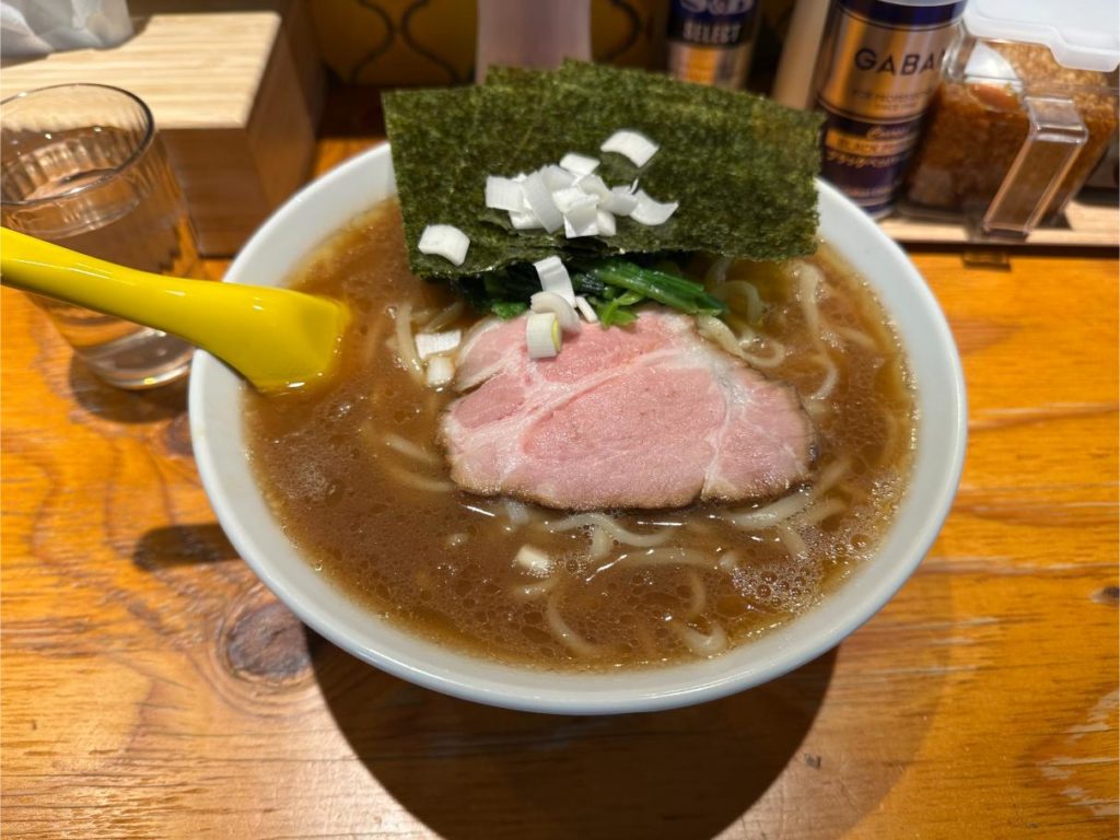 亀有「ハウスラーメンヌードルズ」徹底レビュー｜濃厚家系ラーメンと中太麺が光る一杯