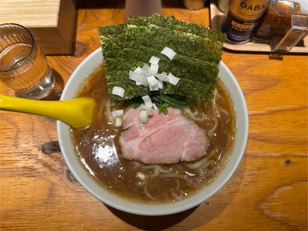 亀有「ハウスラーメンヌードルズ」徹底レビュー｜濃厚家系ラーメンと中太麺が光る一杯