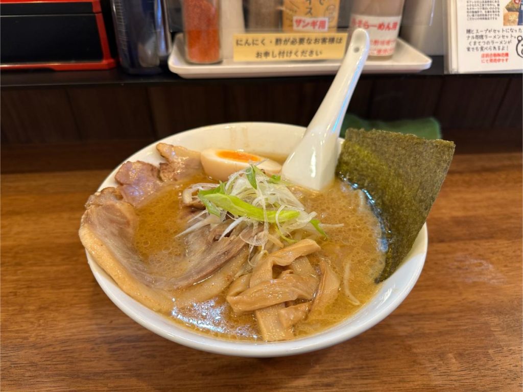板橋区東山町で味噌ラーメンならここ！『さっぽろラーメン熊田鉄男』の肉みそ麺とザンギが絶品すぎる実食レビュー