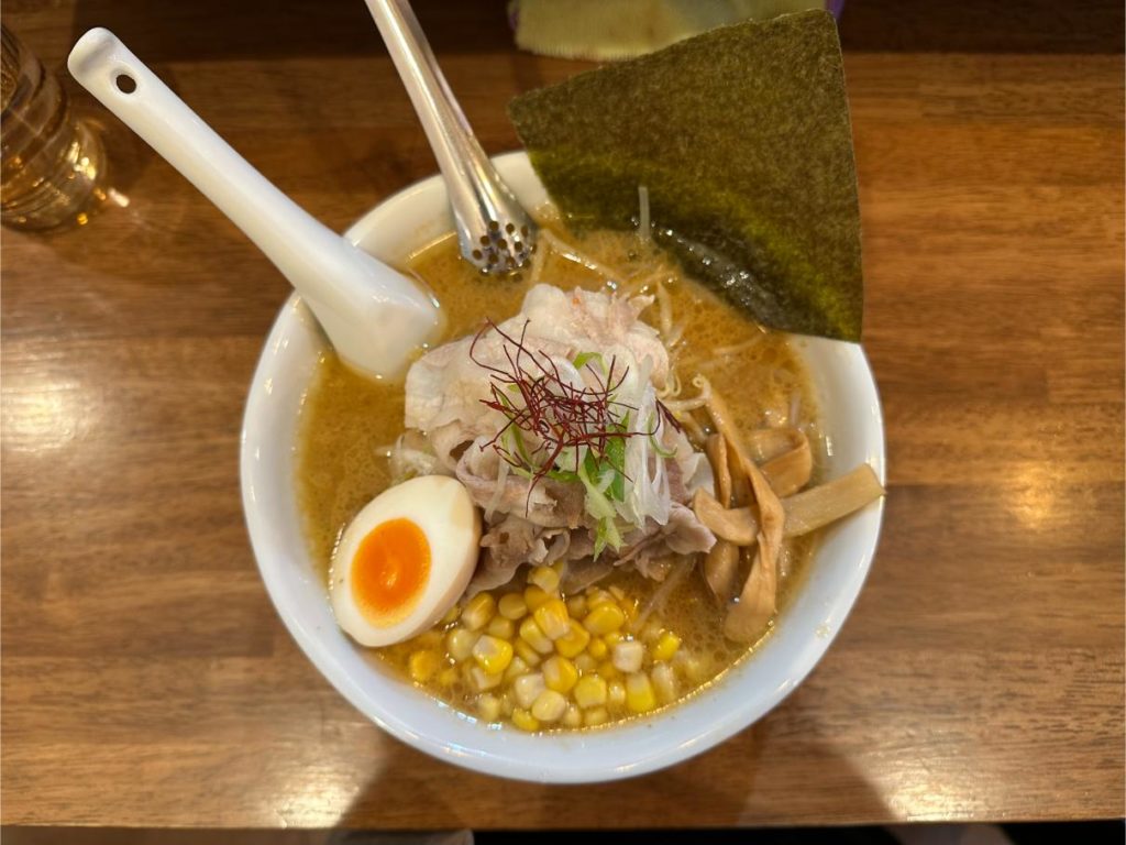 板橋区東山町で味噌ラーメンならここ！『さっぽろラーメン熊田鉄男』の肉みそ麺とザンギが絶品すぎる実食レビュー