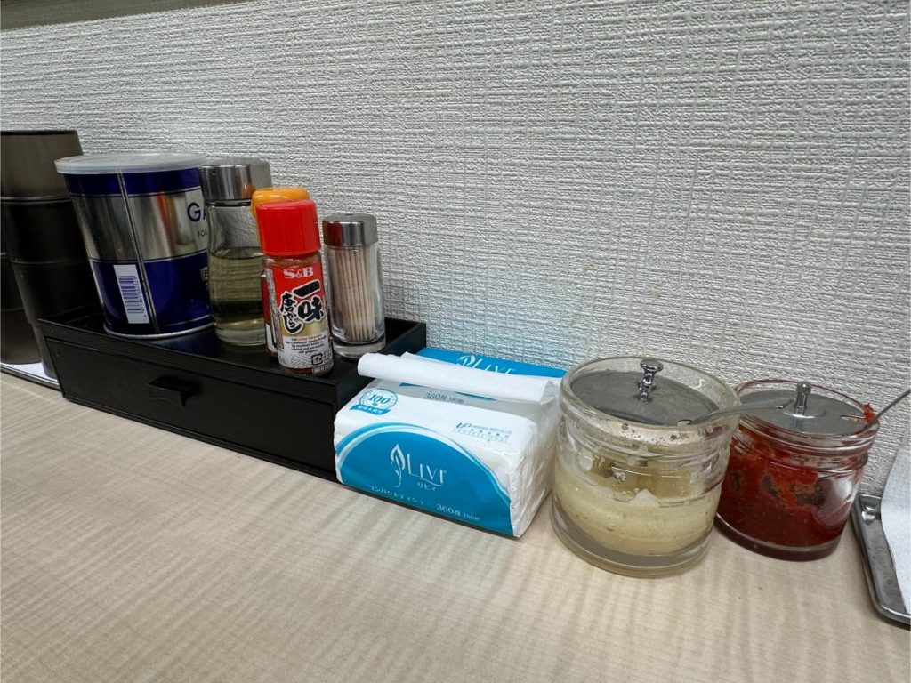 ニューラーメンショップ越谷(上間久里)みそネギチャーシュー&ネギチャーシューレビュー