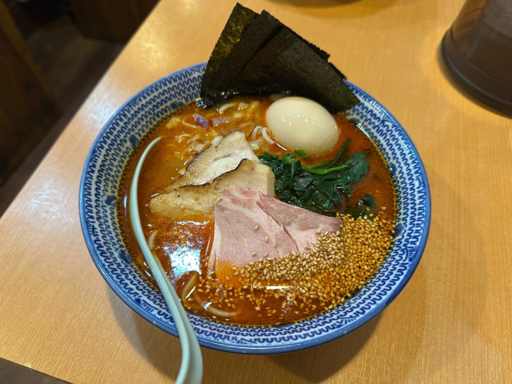 大森駅北口直結『中華そば円月』辛味噌特製らーめん実食レビュー|ハマグリ出汁と辛味噌が絡む一杯