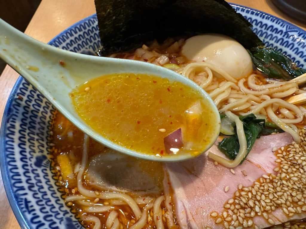 大森駅北口直結『中華そば円月』辛味噌特製らーめん実食レビュー|ハマグリ出汁と辛味噌が絡む一杯