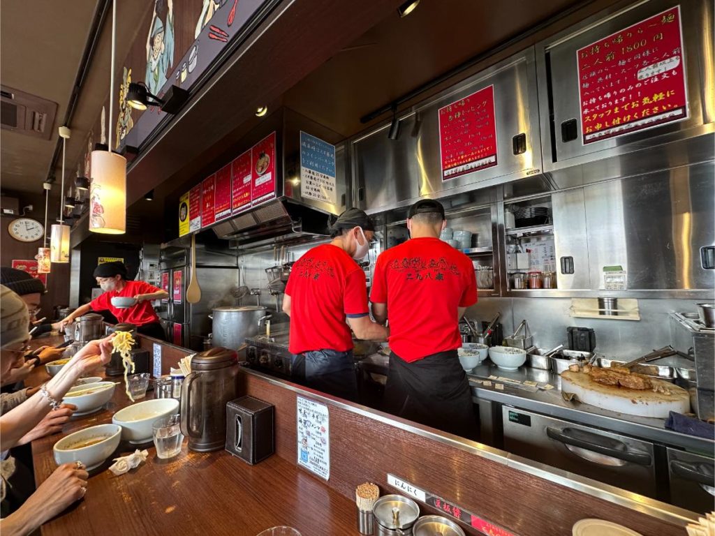 本八幡『二九八家いわせ』味噌全部入りら~麺が旨すぎる濃厚豚骨味噌レポ&行列必至の人気店徹底レビュー